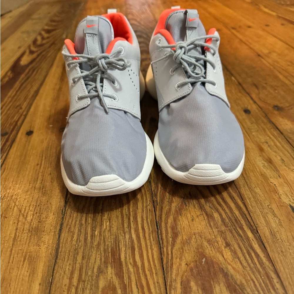 NIKE Mens Roshe One Premium Shoe (Size 8 Pure Platinum/Pure Platinum-Wolf Grey) - Picture 4 of 7